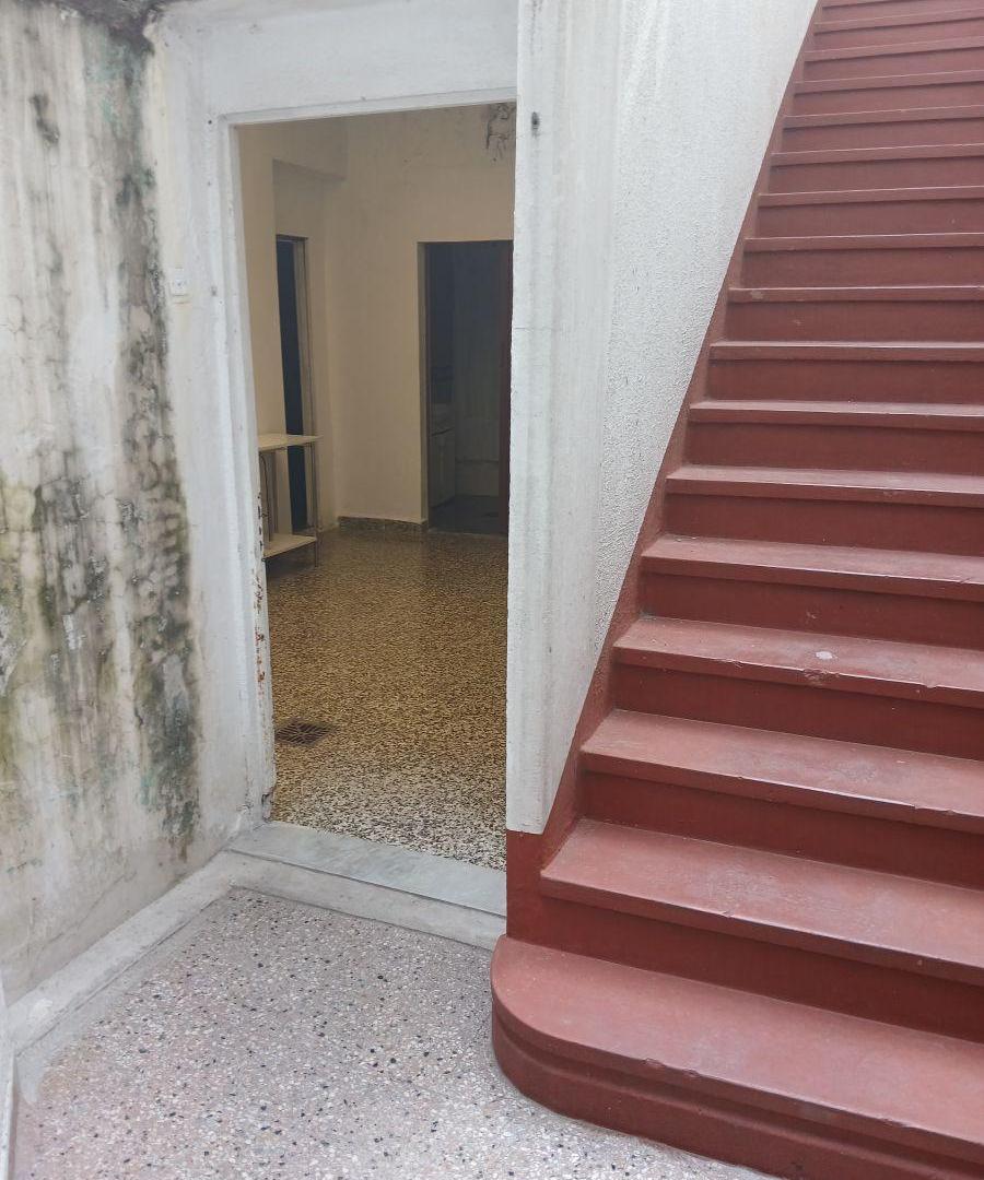 Foto de PH EN BARRIO NAÓN (A REFACCIONAR) - Venta, imagen 4