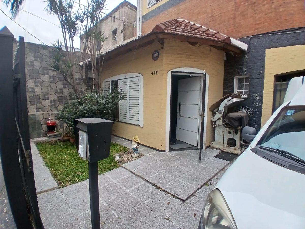 Foto de Hermoso CHALET con PILETA a la VENTA, imagen 3