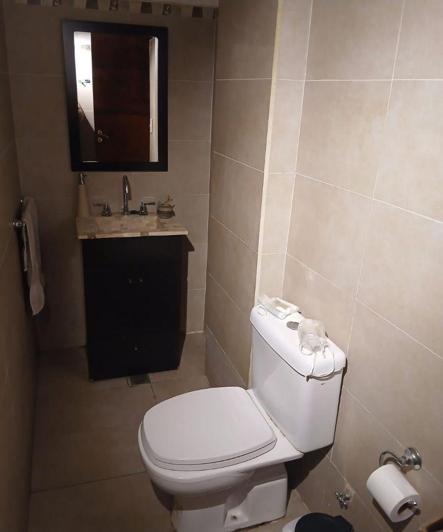 Foto de Hermoso CHALET C/FONDO Y PILETA - VENTA - Mataderos, imagen 2