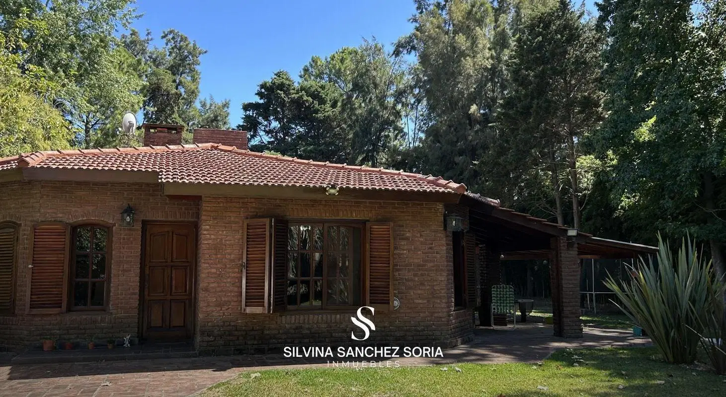CASA EN VENTA 4 AMBIENTES EN BARRIO LOS QUINCHOS CLUB DE CAMPO 3