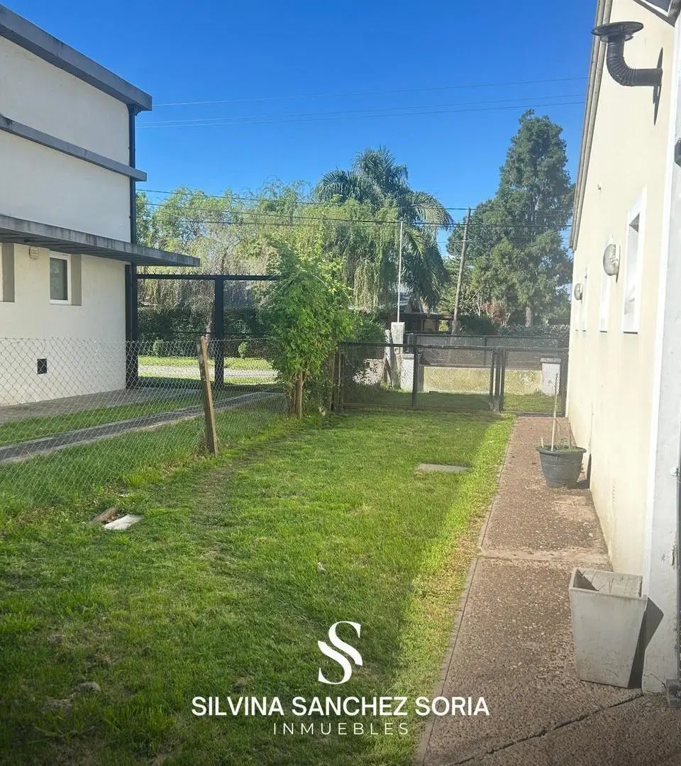 VENTA CASA  3 AMBIENTES LAS LOMADAS APTA CREDITO 2