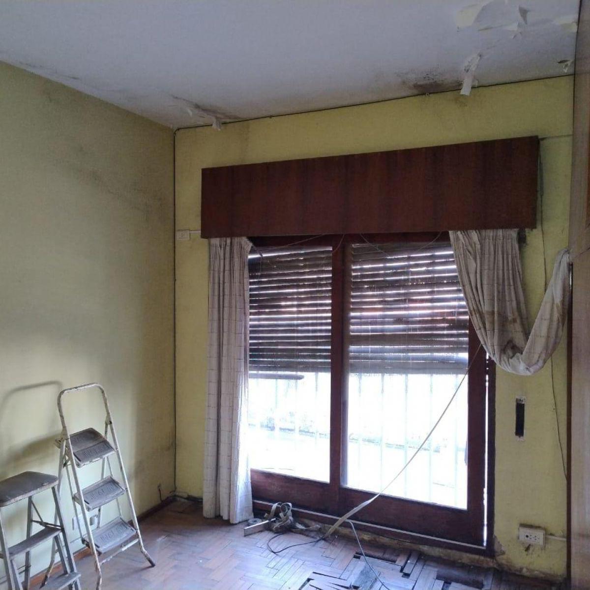Casa con Cochera Mas Galpon y 4 Dorm. 4