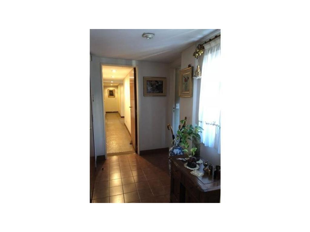 Oportunidad Excelente Piso de Categoría en Caballito con Tres Cocheras 5