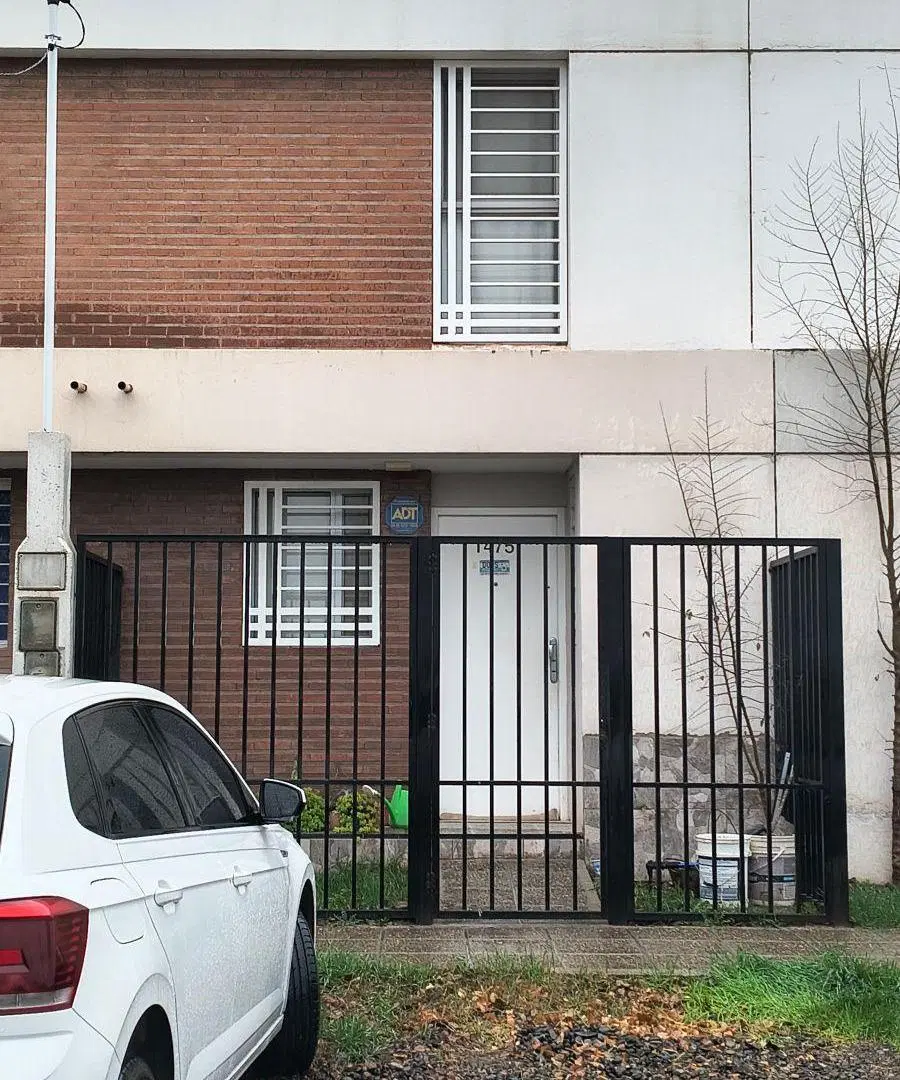 CASTAÑEDA VENDE hermoso dúplex en Gral F. Oro, funcional, luminoso, muy buena ubicación. 4