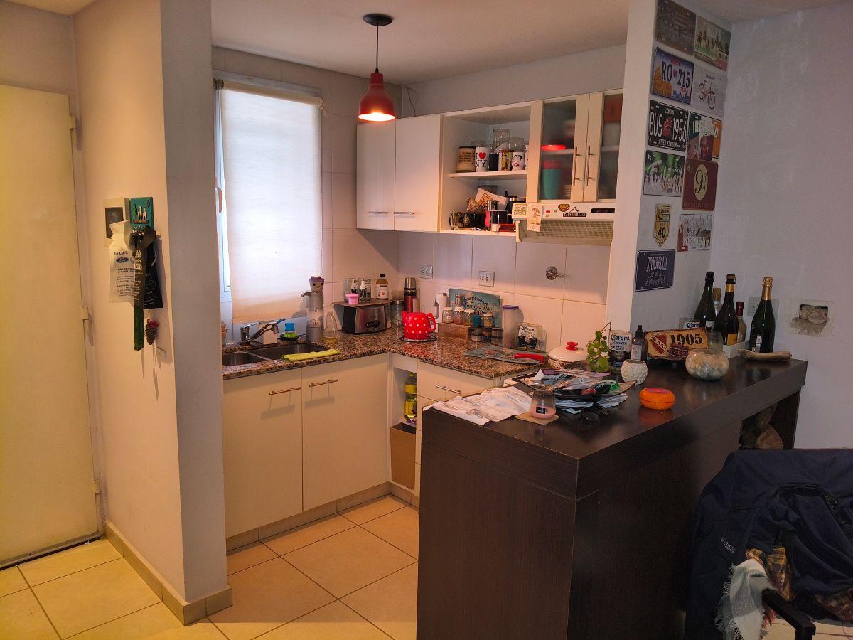Foto de CASTAÑEDA VENDE hermoso dúplex en Gral F. Oro, funcional, luminoso, muy, imagen 1