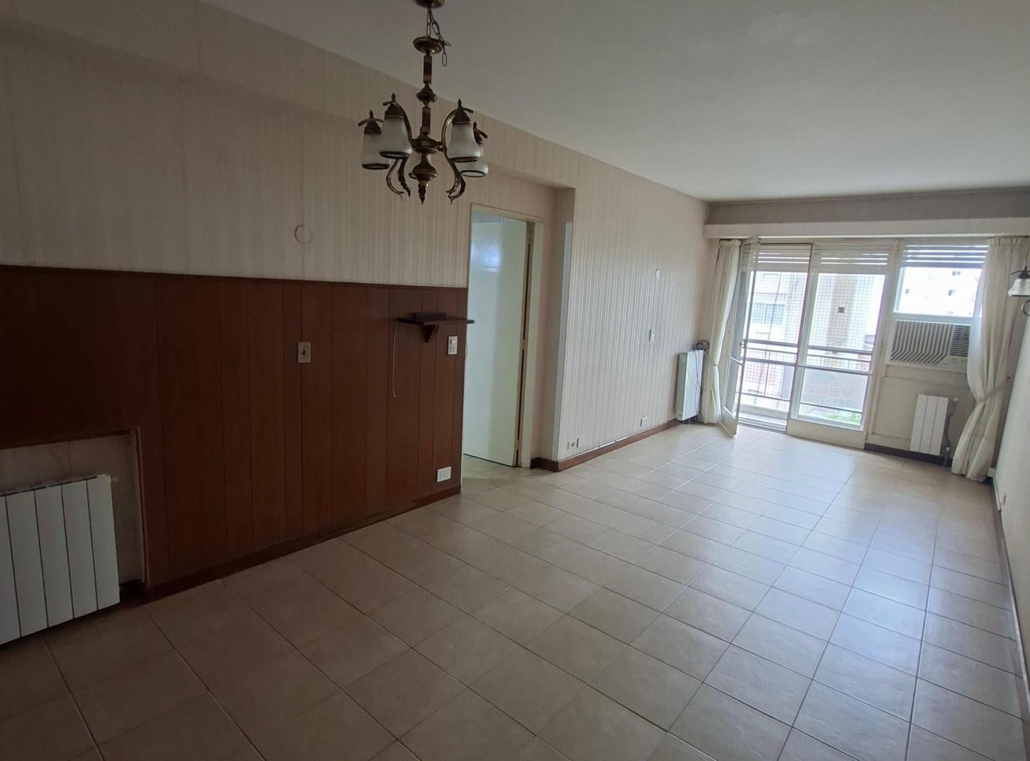 Departamento céntrico con 3/4 dormitorios con cochera en venta en Rosario