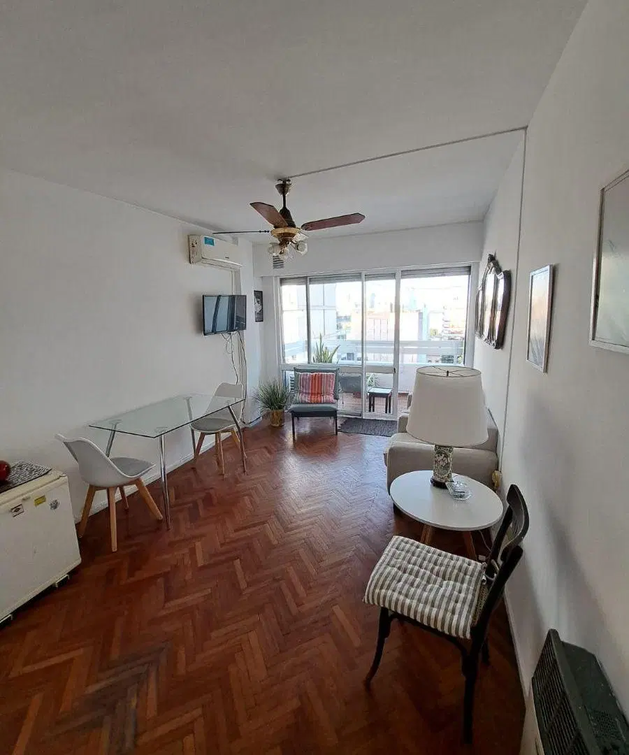 departamento con vista lateral al río. centrico 8