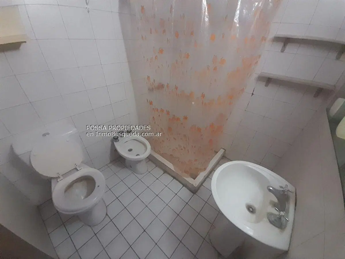 Casa de 600 m2 con 2 dormitorios en alquiler en Tolosa 2