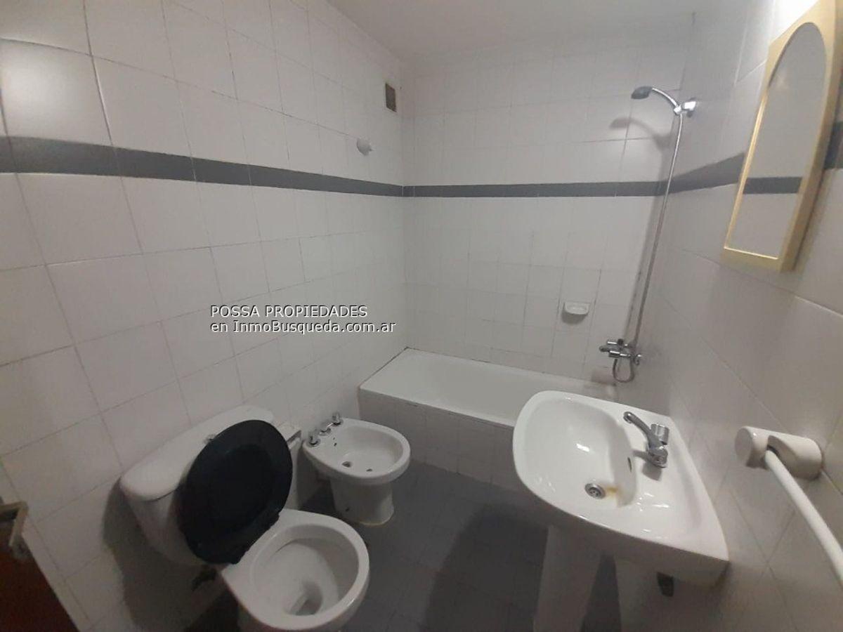 Foto de Departamento de 30 m² con 1 ambiente en venta en La Plata, imagen 1