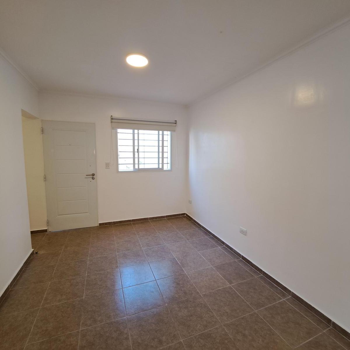 Venta Departamento 2 Dorm. en Pb con Patio Cochera. Barrio Arroyito 5