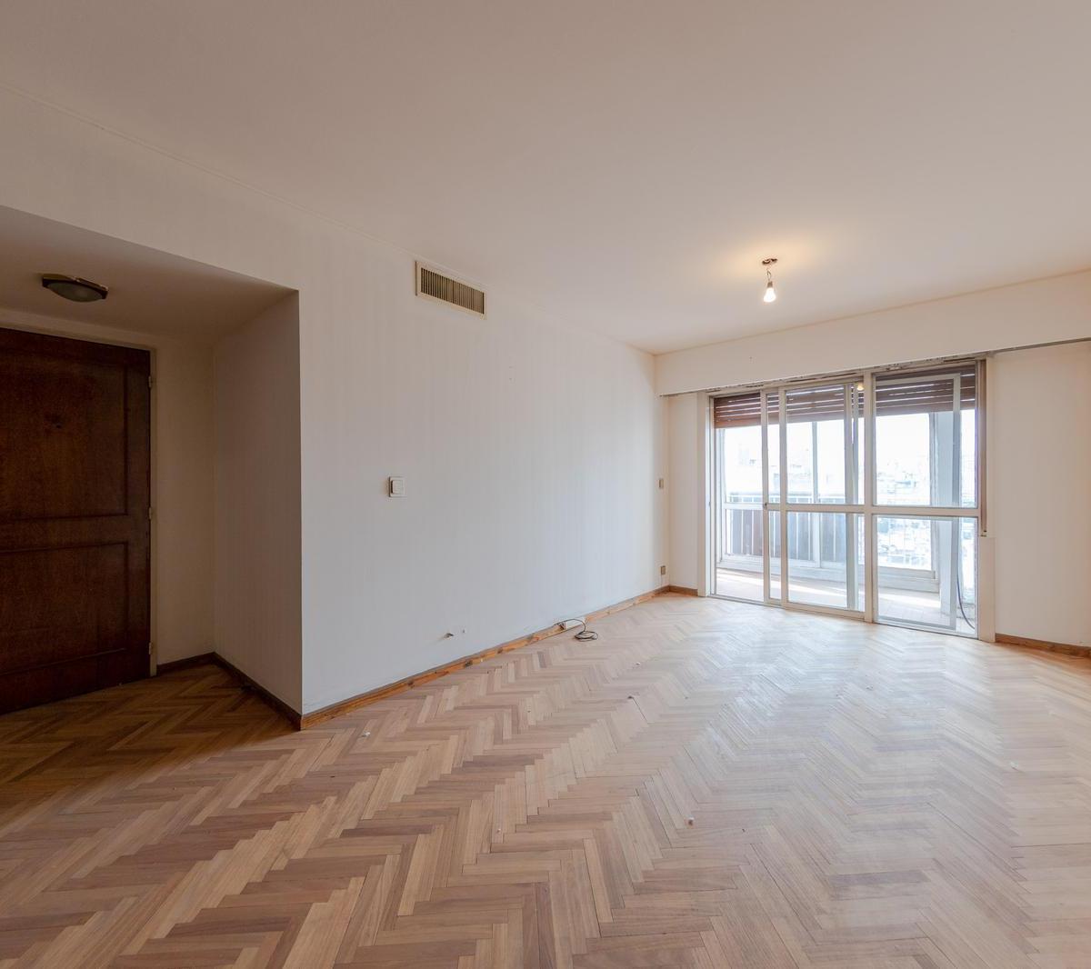 En Venta - Semipiso de 4 Dorm. 153 m² - Cochera y Baulera - Martin. Retasado. Escucha Ofertas E 2