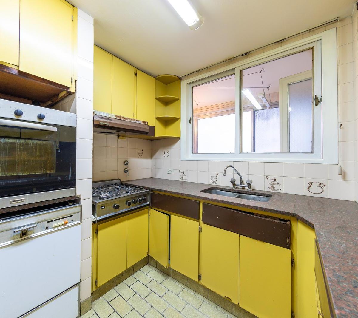 En Venta - Semipiso de 4 Dorm. 153 m² - Cochera y Baulera - Martin. Retasado. Escucha Ofertas E 5