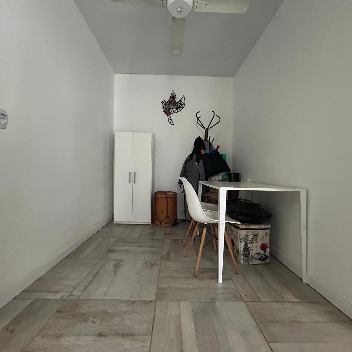 En Venta Casa Dos Dorm. Mas Playroom, Piscina y Parque. a 100 m del Rio. Pueblo Esther. 2