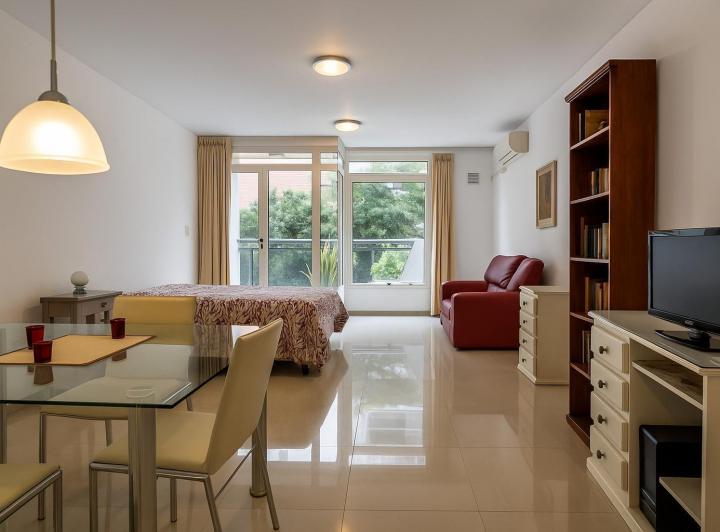 Venta Monoambiente Luminoso en Balcarce y Brown – A metros del Río y Parque España