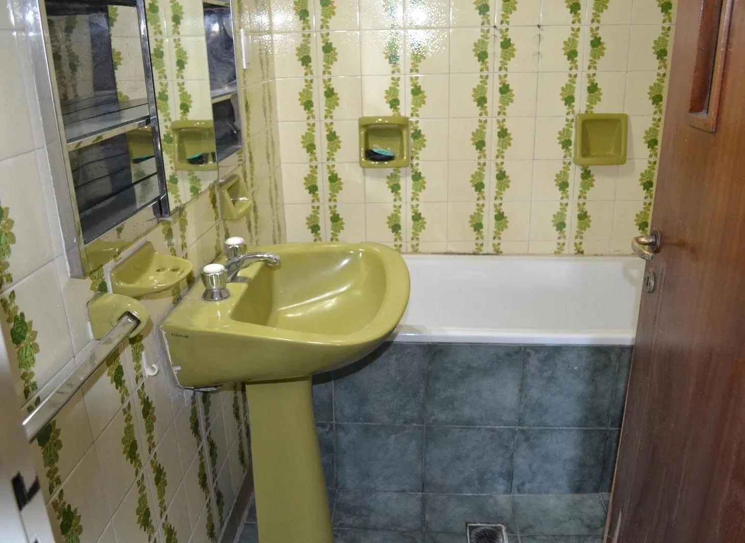 Dto. en Alquiler 2º Piso Escalera - 2 dormitorios, terraza y sin expensas – en Rep. de la Sexta 4
