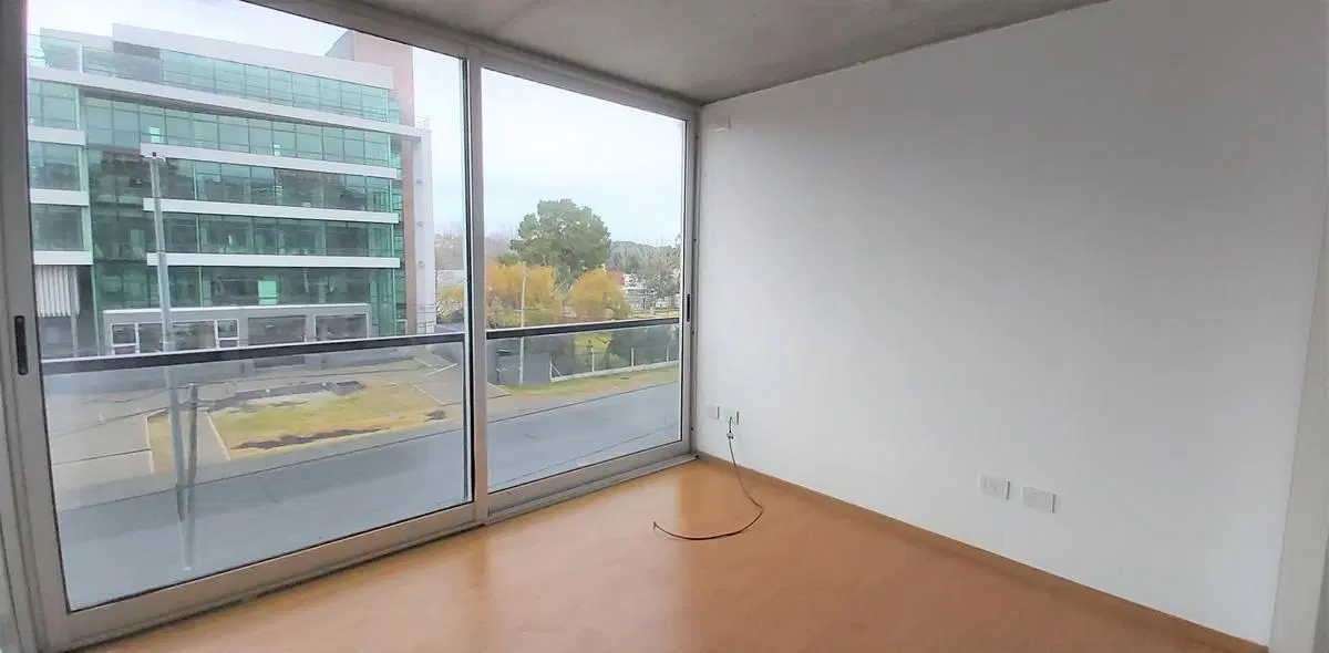 Venta Departamento 3 dormitorios cochera doble, baulera. Pileta - Fisherton 5