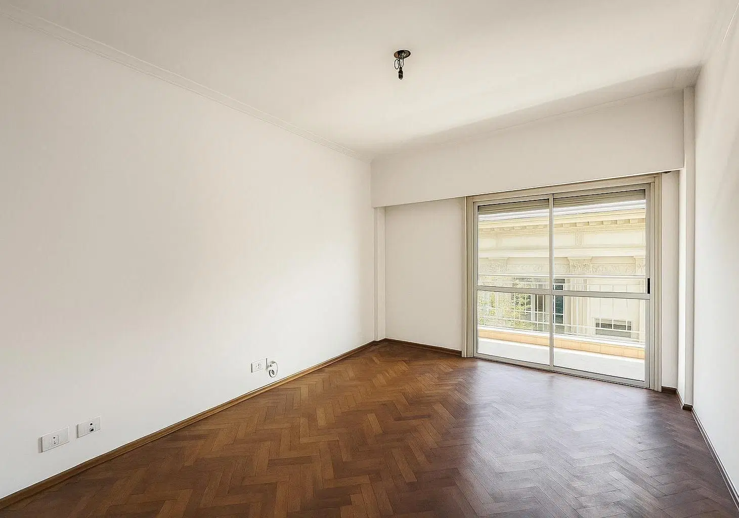VENTA/PERMUTA Departamento 4 dormitorios al frente, con cochera, zona rio Centro Rosario 4