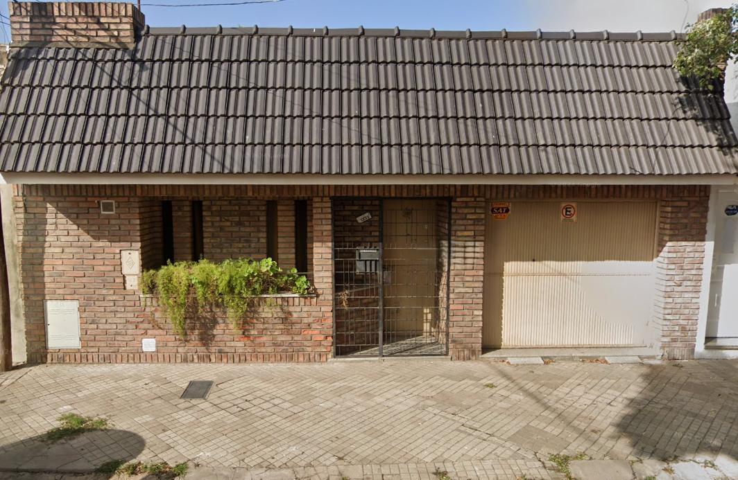 Venta Casa Barrio Industrial 3 Dormitorios con cochera