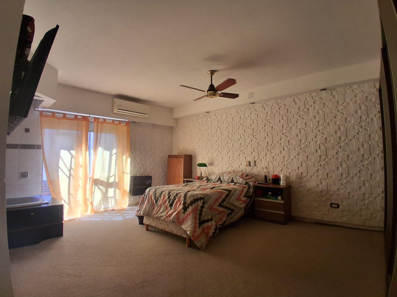 Foto de Venta Casa Barrio Industrial 3 Dormitorios con cochera, imagen 4