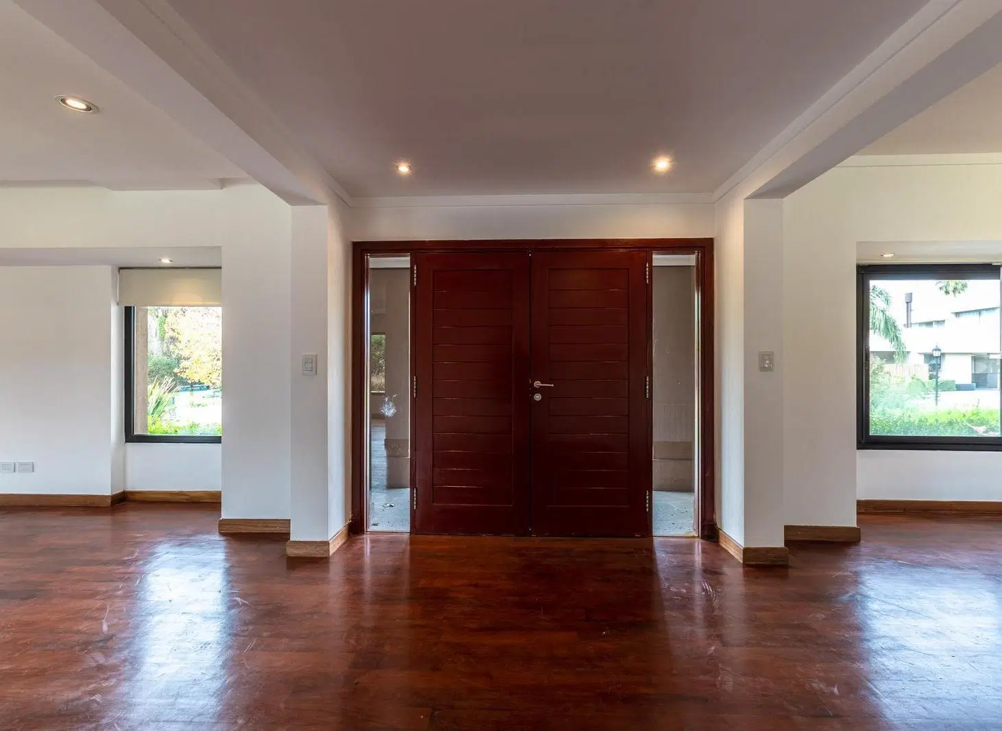 Venta-Permuta y Financiación. Casa 5 dormitorios. 1600m2 de Terreno. Funes Hills, San Marino. Oportu 2