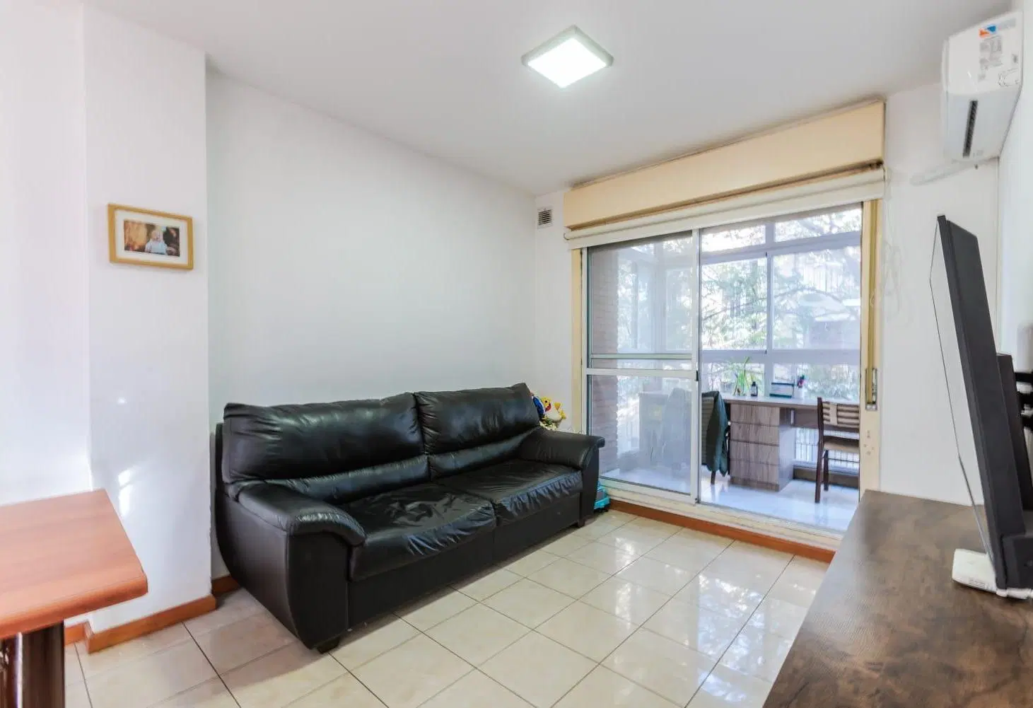 EN VENTA SEMIPISO CALIDAD BAUEN. 2 DORMITORIOS CON BALCON CERRADO AL FRENTE. MARTIN, ROSARIO. 4