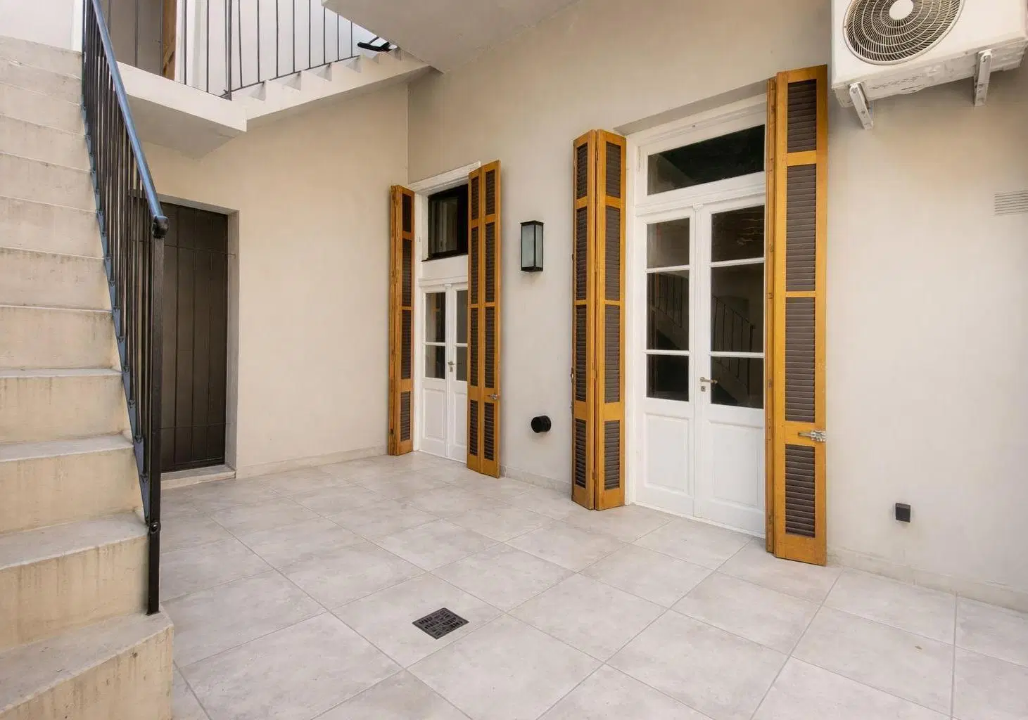 Casa Pasillo NO PH 2 Dorm + Comodín Rodríguez y Montevideo 2