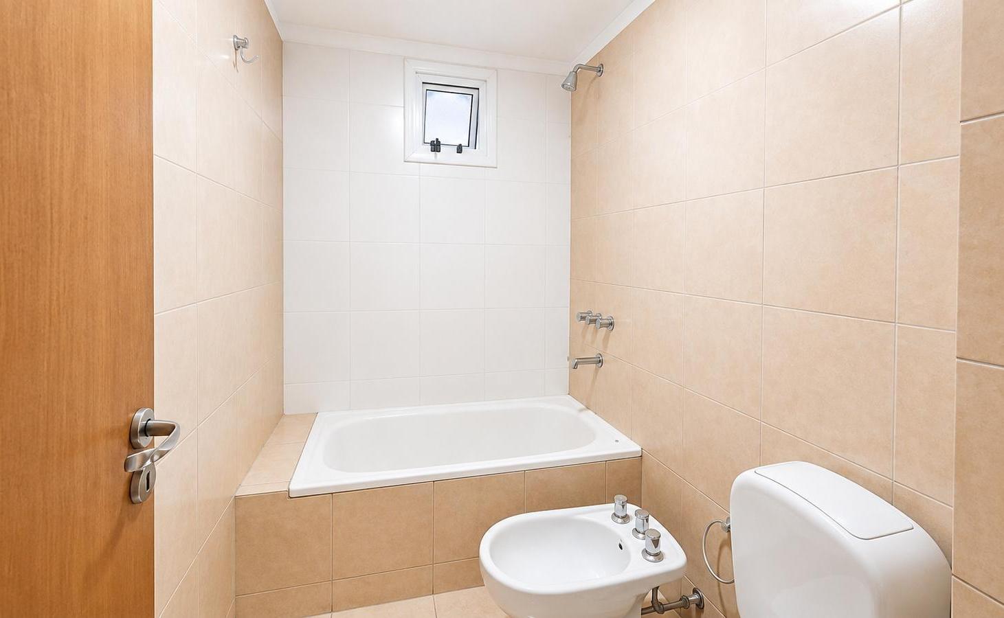 Foto de Departamento 1 Dormitorio con Patio en Alquiler zona Medicina, imagen 1