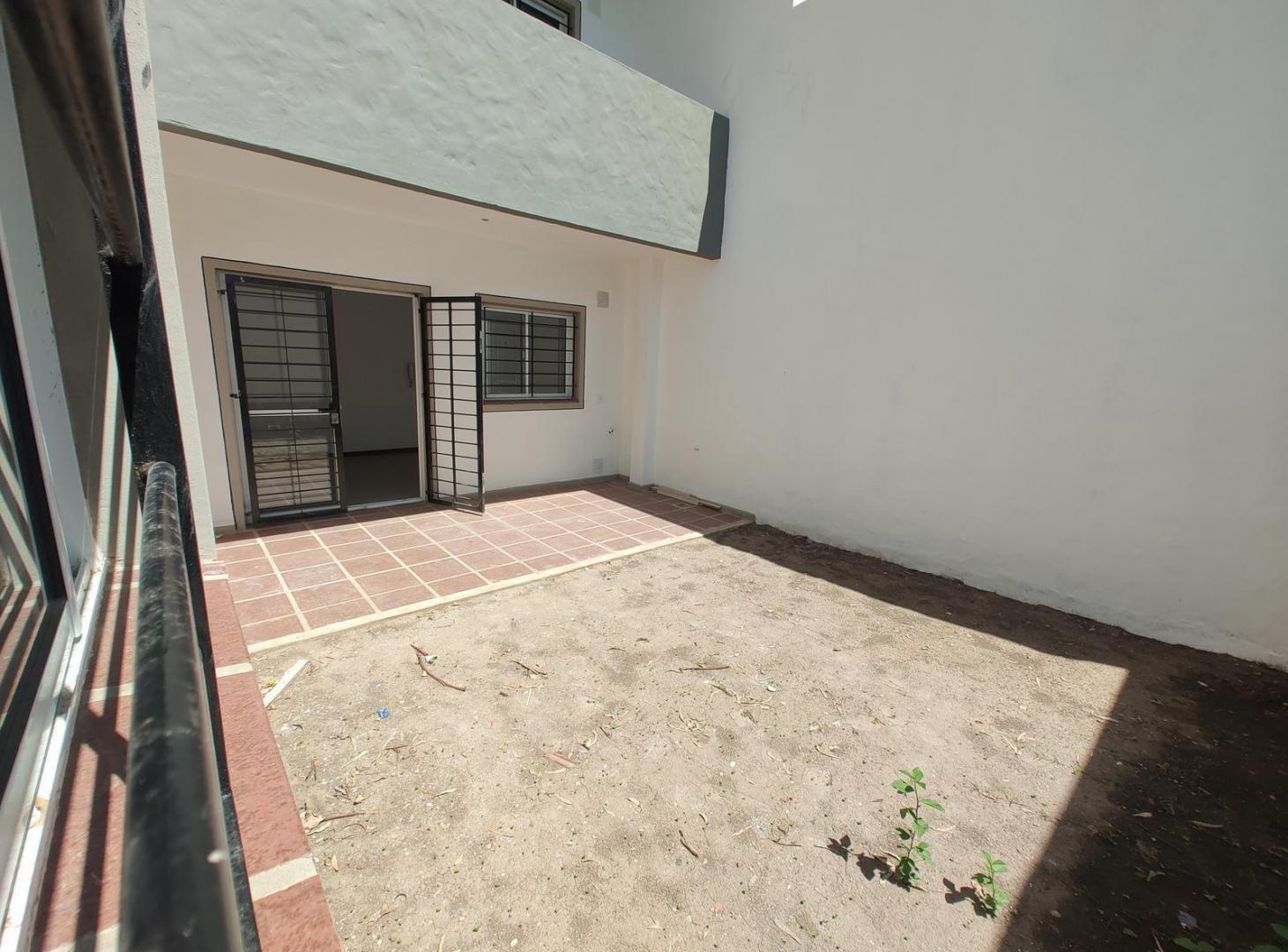 Foto de Venta Dto. 2 dormitorios con patio propio y cochera opcional – A, imagen 3