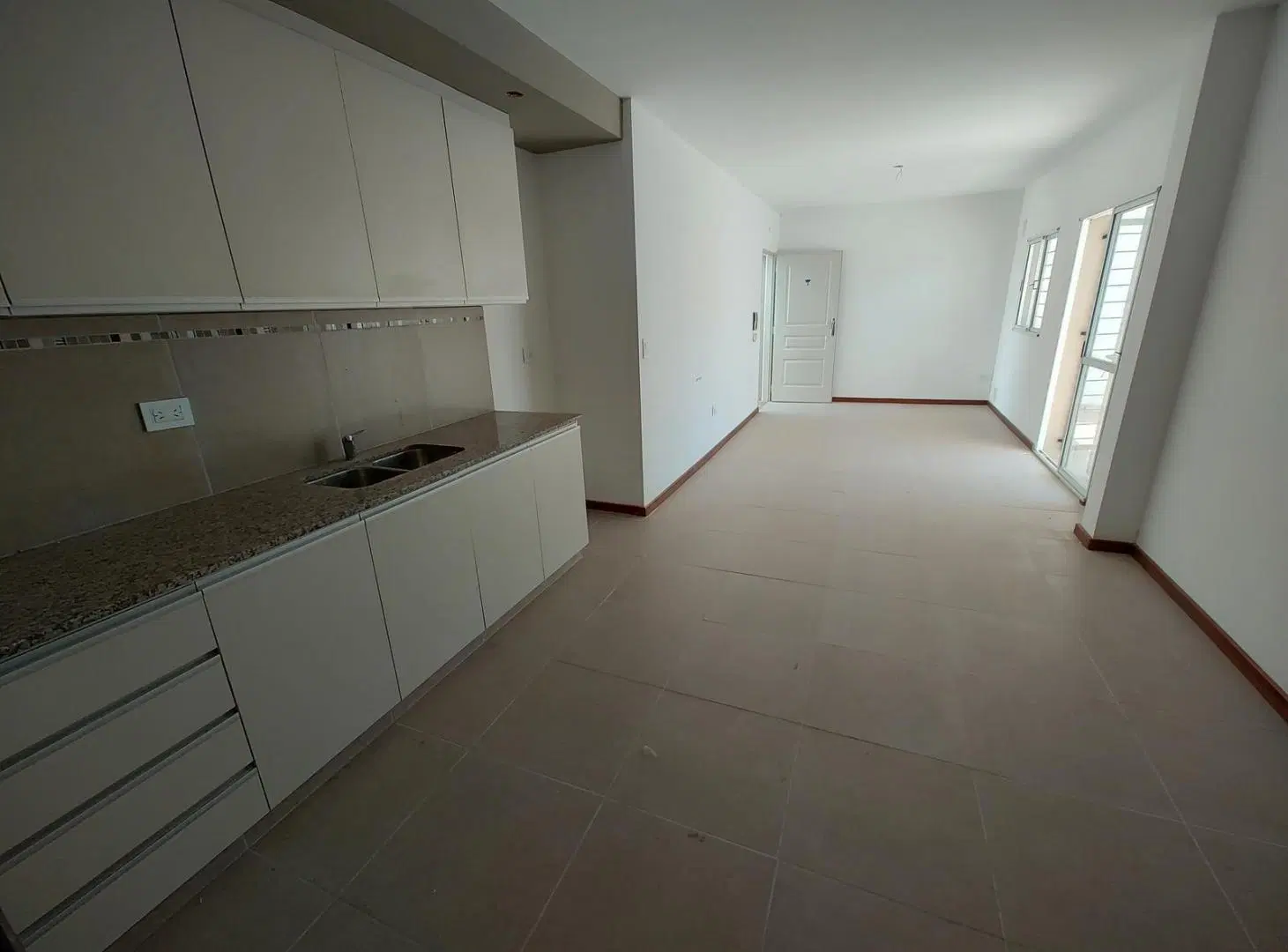 Venta Dto. 2 dormitorios con patio propio y cochera opcional – A estrenar en Granadero Baigorria 3