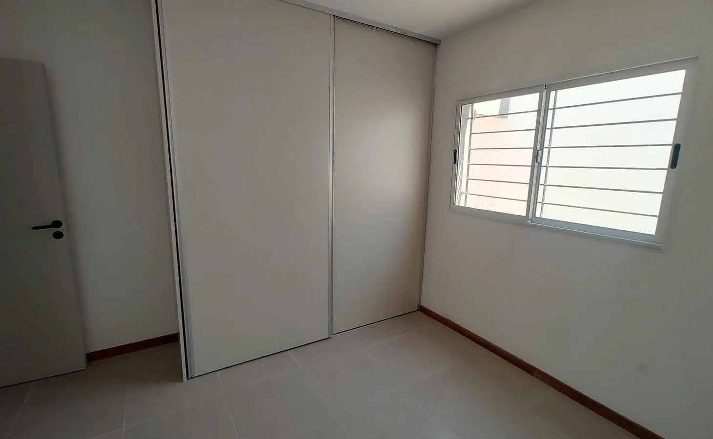 Venta Dto. 2 dormitorios con patio propio y cochera opcional – A estrenar en Granadero Baigorria 4