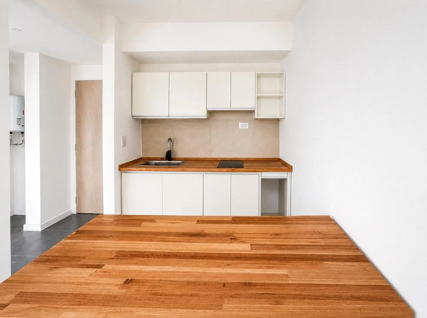 Departamento con cochera y cama náutica en Granadero Baigorria 2