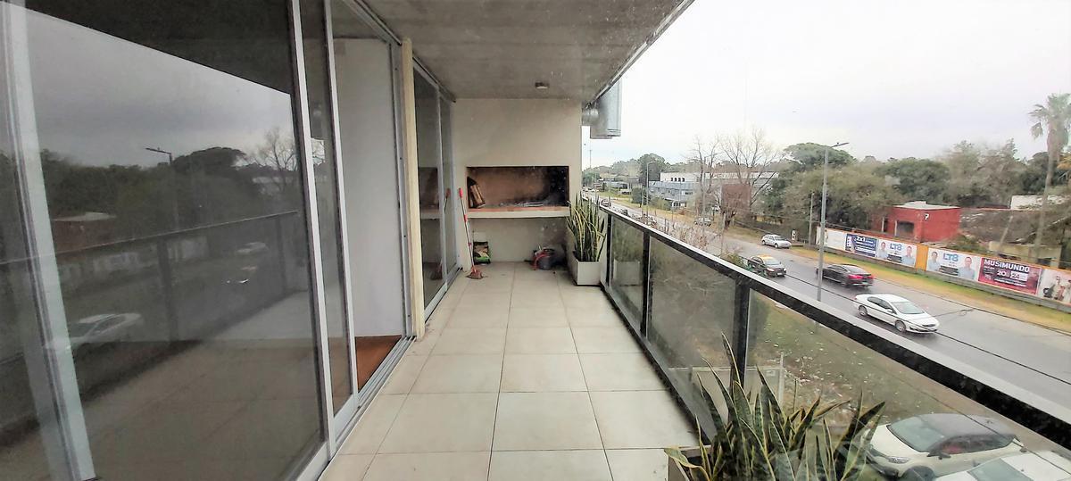 Foto de Alquiler Departamento 3 dormitorios cochera doble, baulera. Pileta, imagen 4