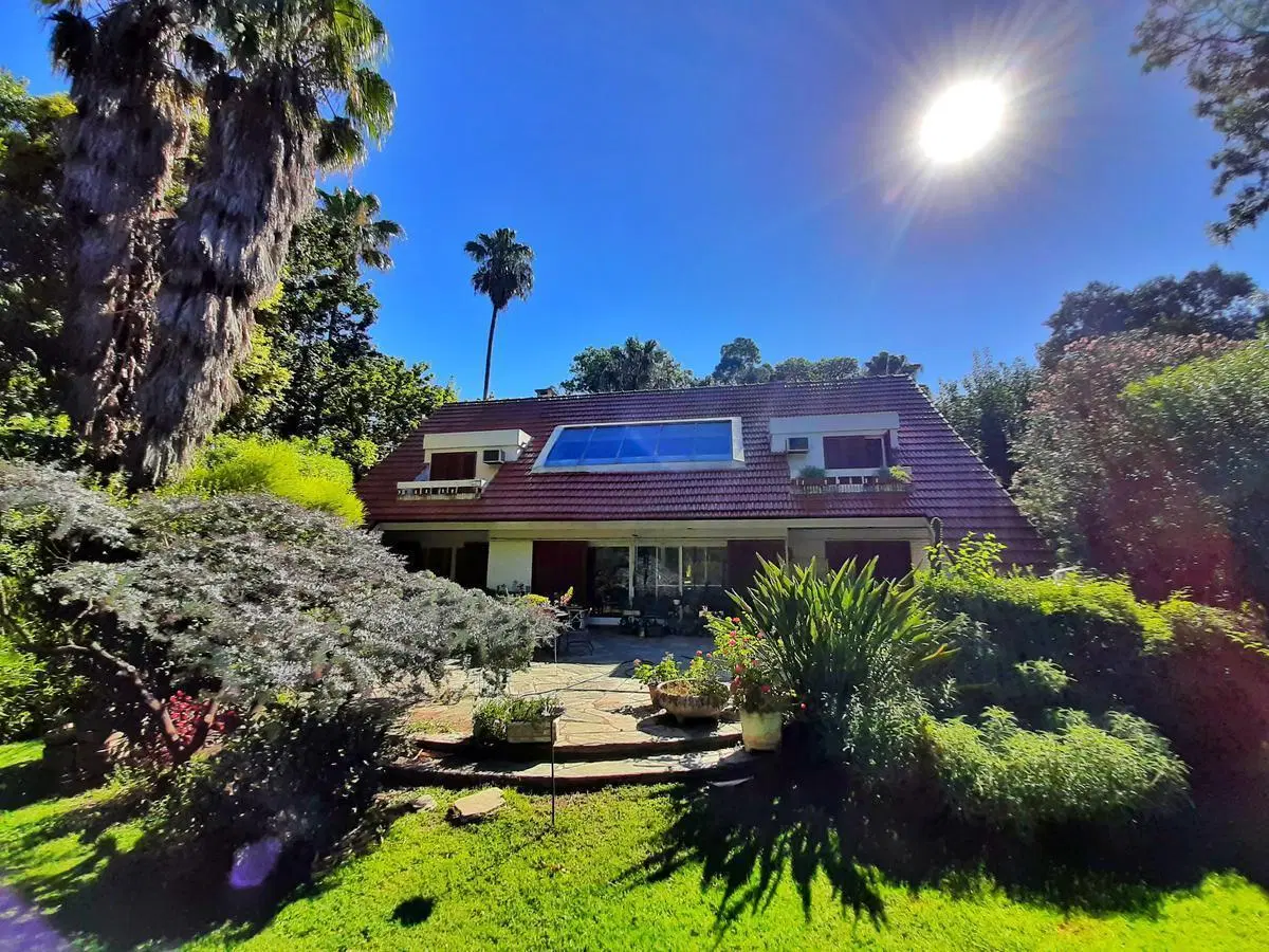 Cotos de la Alameda. Casa VENTA O PERMUTA. Ideal para emprendimientos comerciales. 1