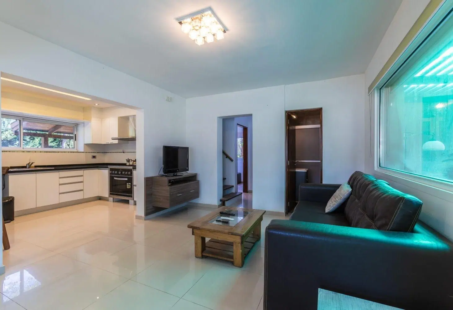 EN VENTA CASA 3 DORMITORIOS. TERRENO 1187M2. QUINCHO, PISCINA. GARITA 15 BIS. FUNES. 3