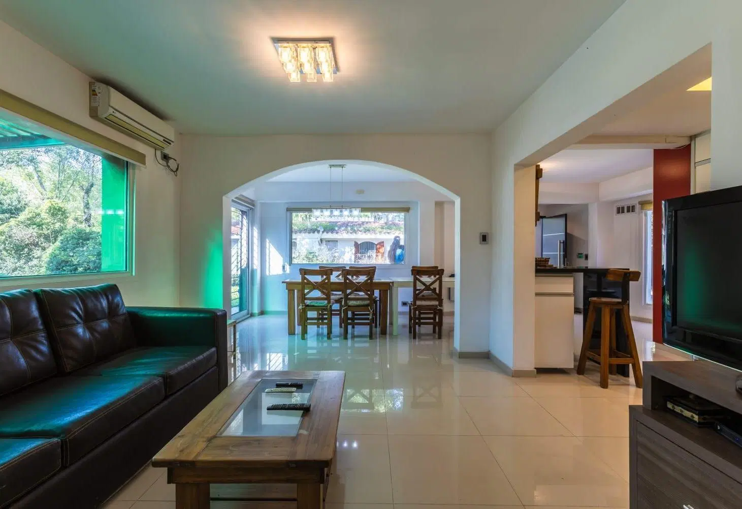 EN VENTA CASA 3 DORMITORIOS. TERRENO 1187M2. QUINCHO, PISCINA. GARITA 15 BIS. FUNES. 4