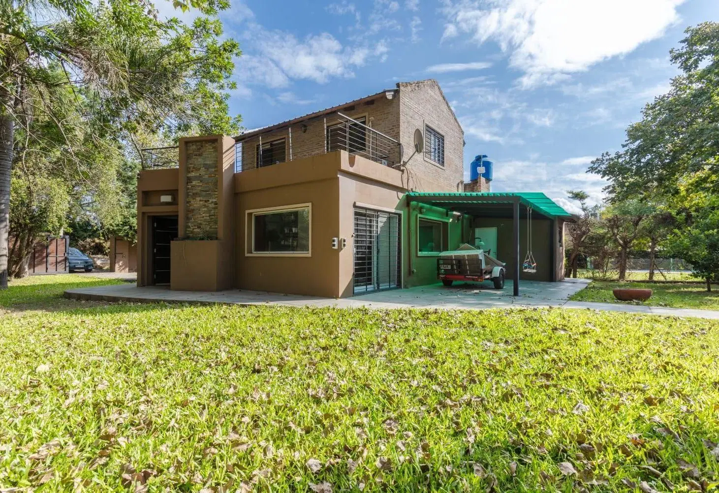 EN VENTA CASA 3 DORMITORIOS. TERRENO 1187M2. QUINCHO, PISCINA. GARITA 15 BIS. FUNES. 1