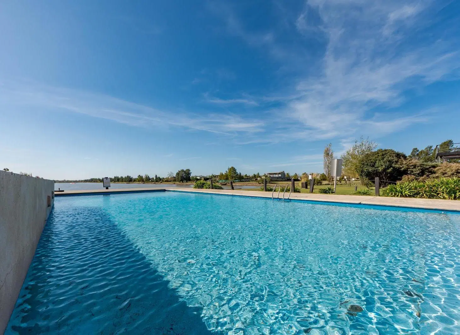 Terreno frente al lago en Venta B° Puerto Roldán 1537 m2 5
