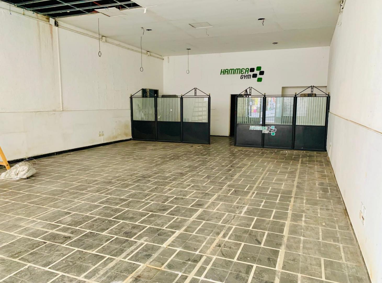 Foto de VENTA - LOCAL COMERCIAL - A RECICLAR - CENTRO Oportunidad, imagen 1