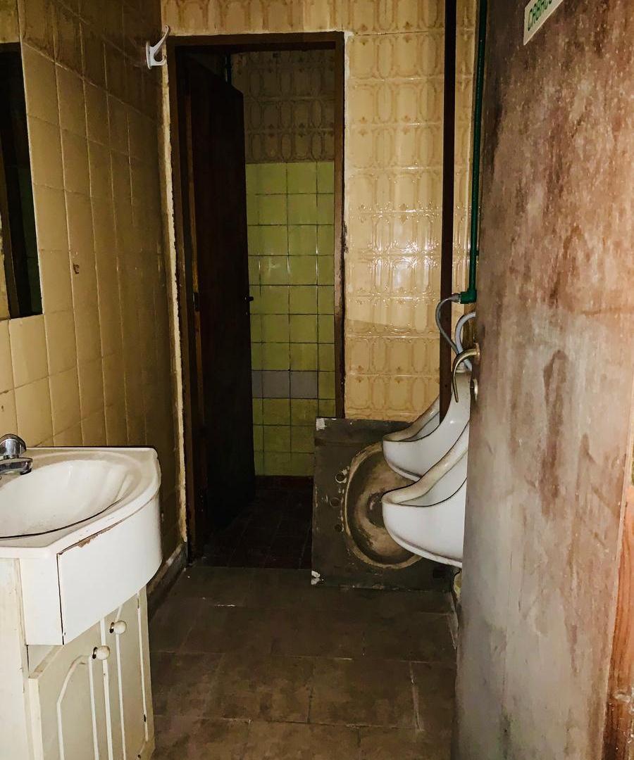 Foto de VENTA - LOCAL COMERCIAL - A RECICLAR - CENTRO Oportunidad, imagen 3