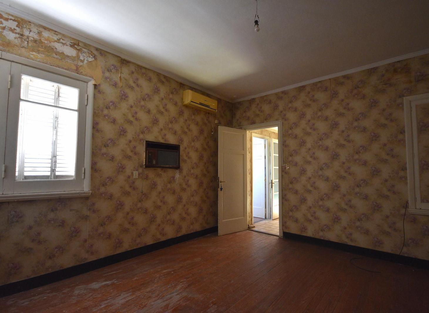Foto de Casa + Lote en Venta Belgrano 3 dormitorios cochera. Salida a dos calles, imagen 3