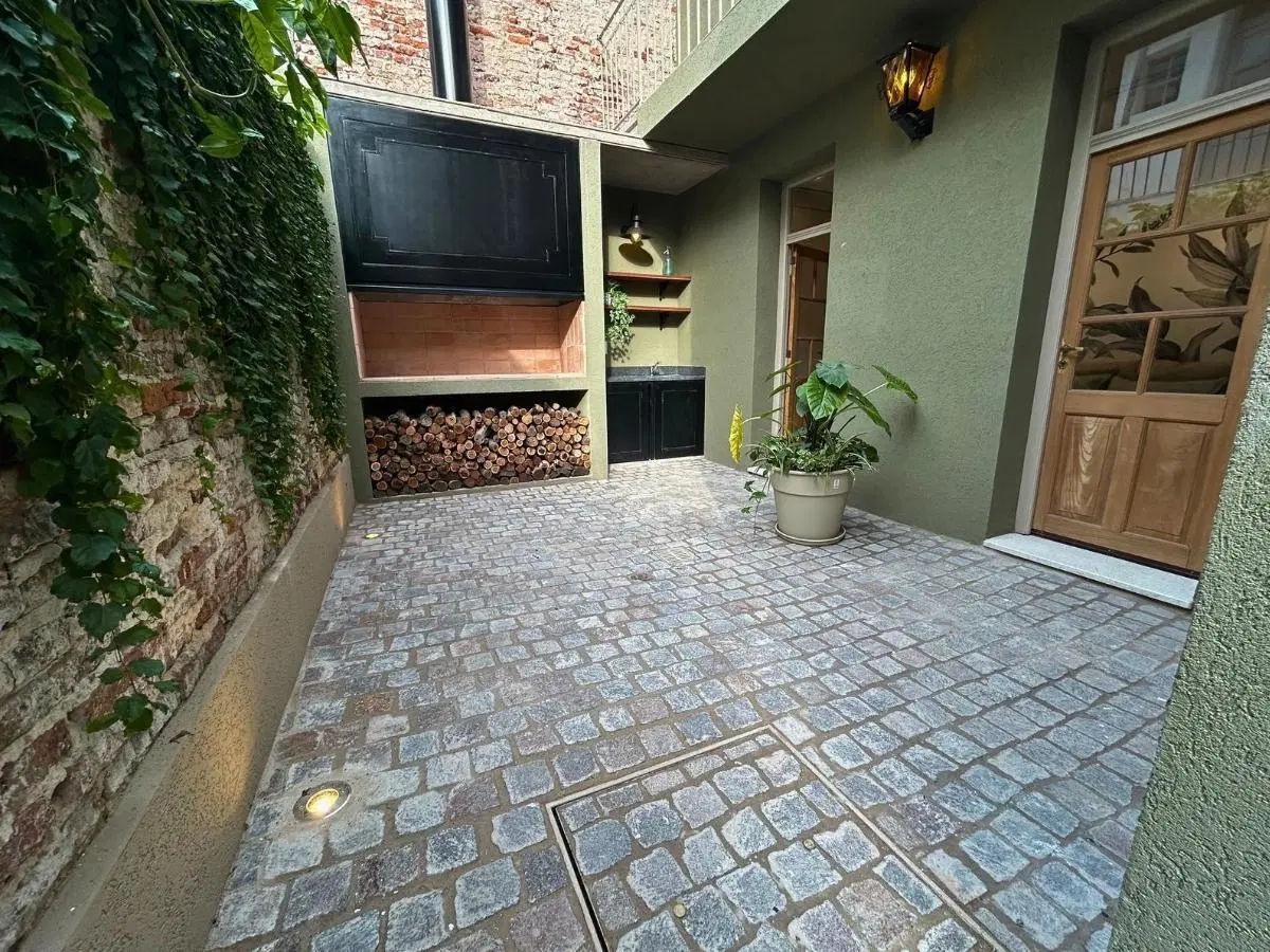 Casa en  venta Pichincha 3 dormitorios patio y pileta. Reciclada 5