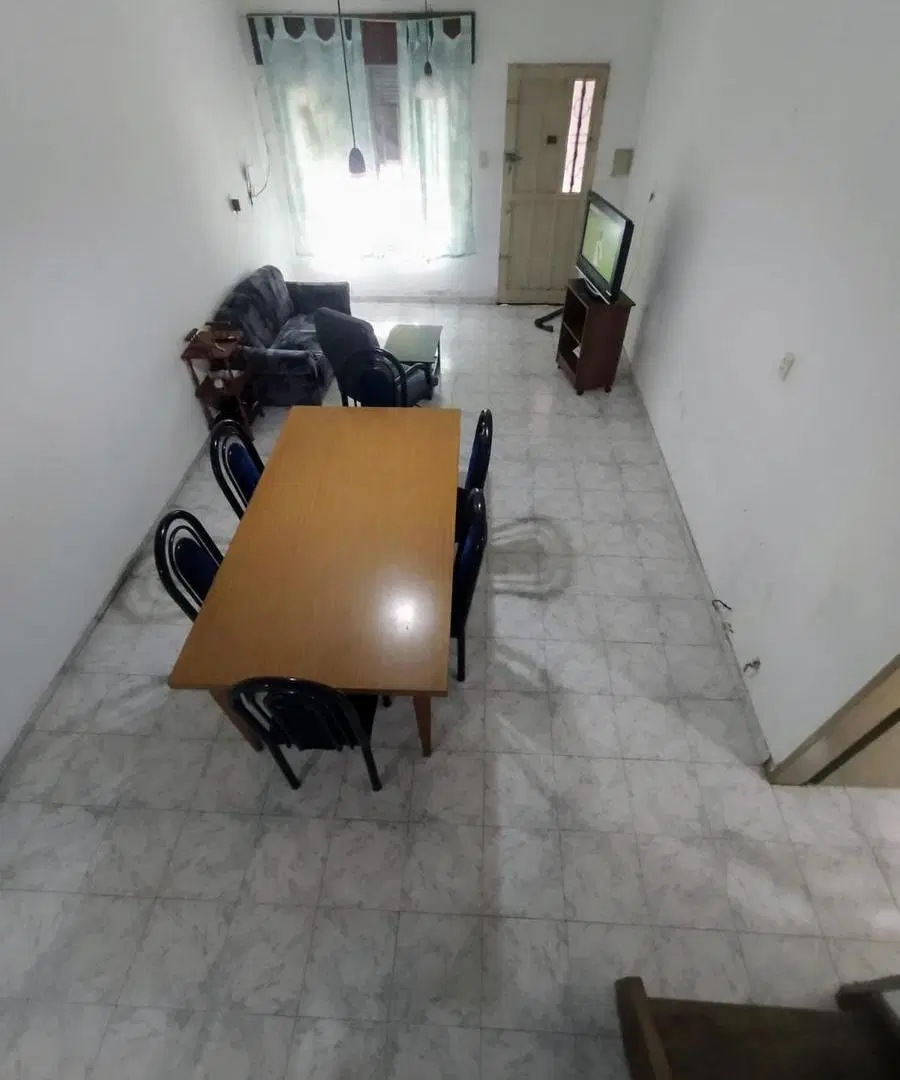 VENTA Casa dos dormitorios, con cochera y patio con pileta, en el barrio Belgrano 2