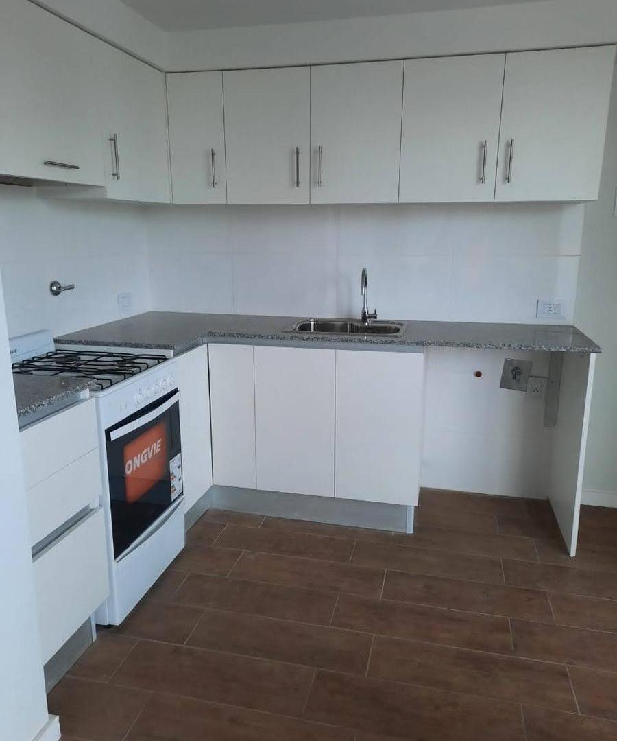 Foto de VENTA Departamento 2 dormitorios con patio Parque España apto credito., imagen 5