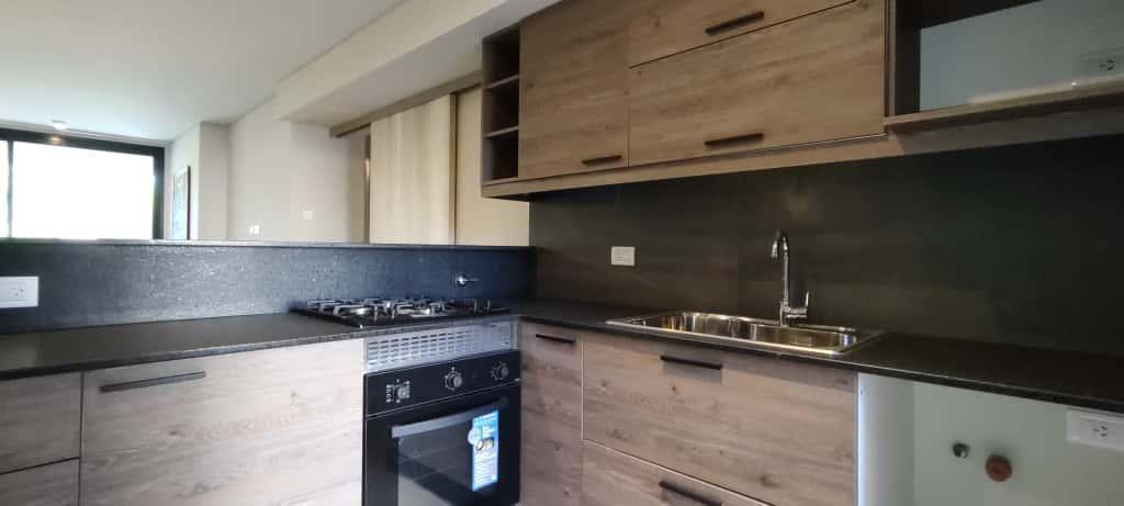 Foto de Departamento 2 dormitorio con patio - quincho pileta - Lourdes, imagen 2