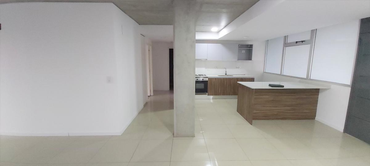 Foto de Venta Departamento 3 dormitorios cochera doble, baulera. Pileta, imagen 3