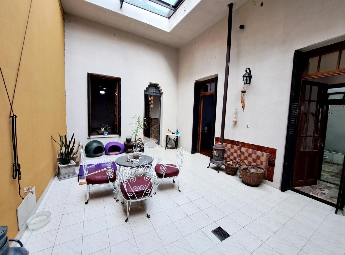 Foto de Casa al frente con terraza.-, imagen 5