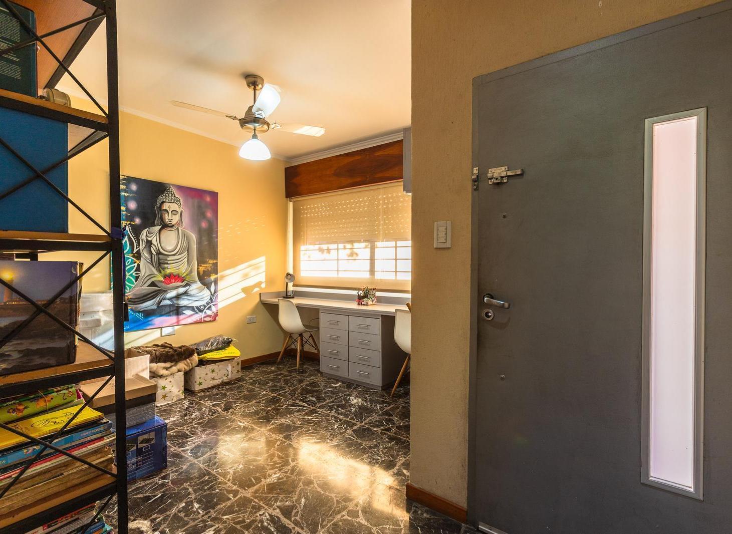 Foto de Venta/permuta casa 3 dormitorios, 3 cocheras, patio verde, quincho y, imagen 3