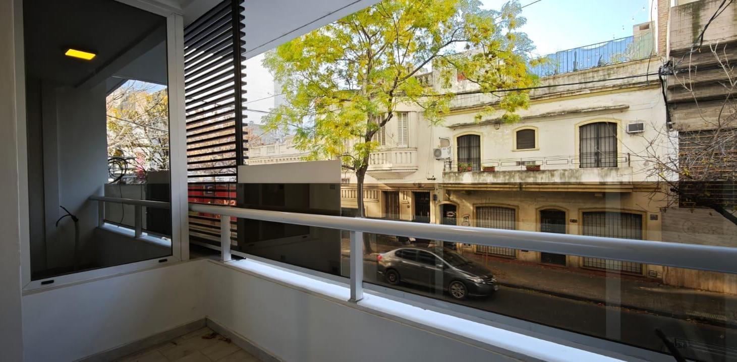 Foto de VENTA Departamento 2 dormitorios con patio Parque España apto credito., imagen 5