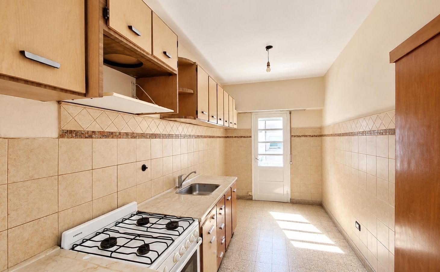 Foto de Departamento 2 dormitorios en Alquiler Balcarce y Guemes - 2do piso, imagen 4