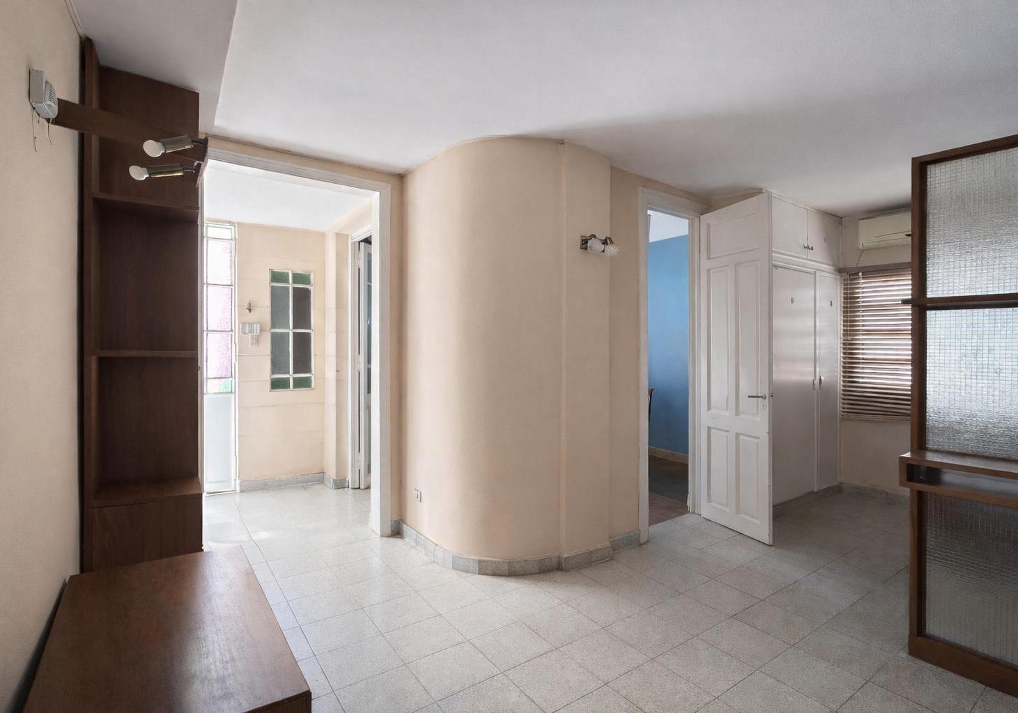 Foto de Alquiler Casa de Estilo Blv. Avellaneda Bis 300 3 Dorm Patio Cochera, imagen 2